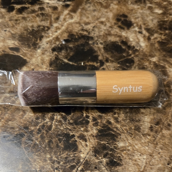 FLAT KABUKI MAKEUP BRUSH - Picture 1 of 2
